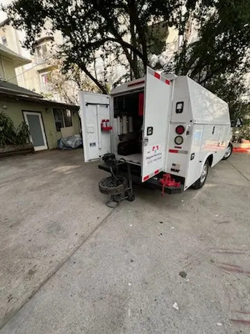 Magnet Plumbing service vehicle on-site for Slab Leak Repair in Lake Hollingsworth